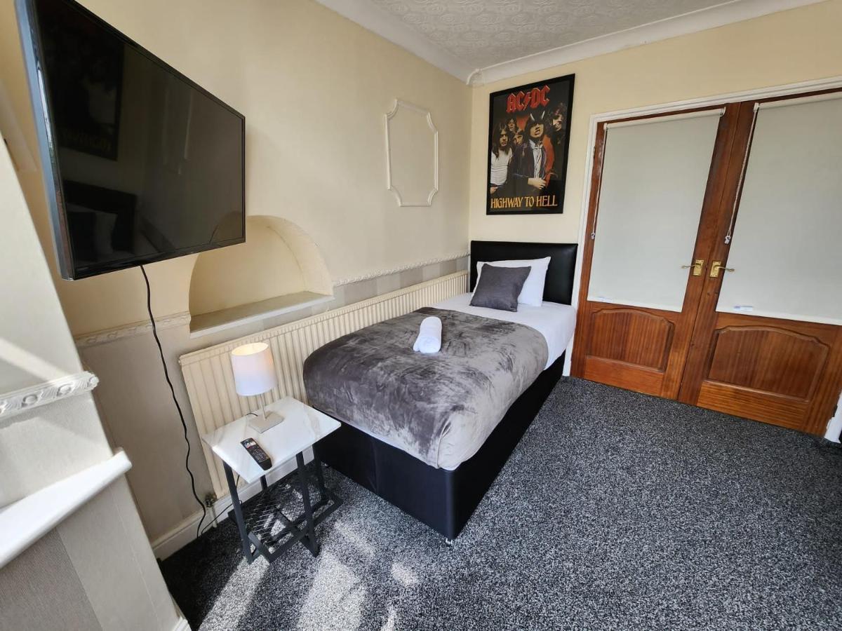 Hotel Sheldon Shared House à Solihull Extérieur photo