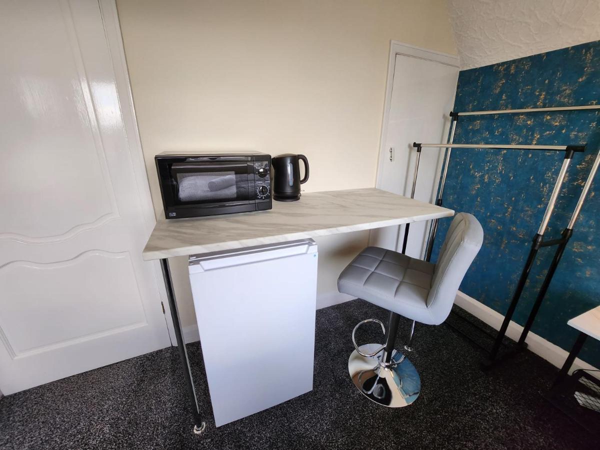 Hotel Sheldon Shared House à Solihull Extérieur photo